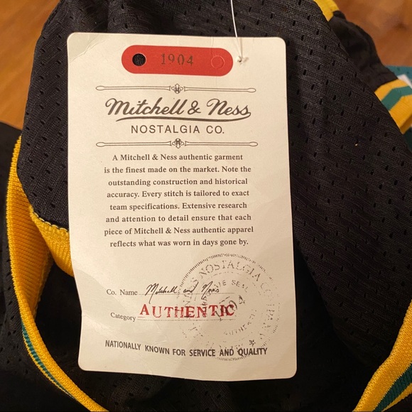 NBA Mitchell & Ness - Picture 2 of 4